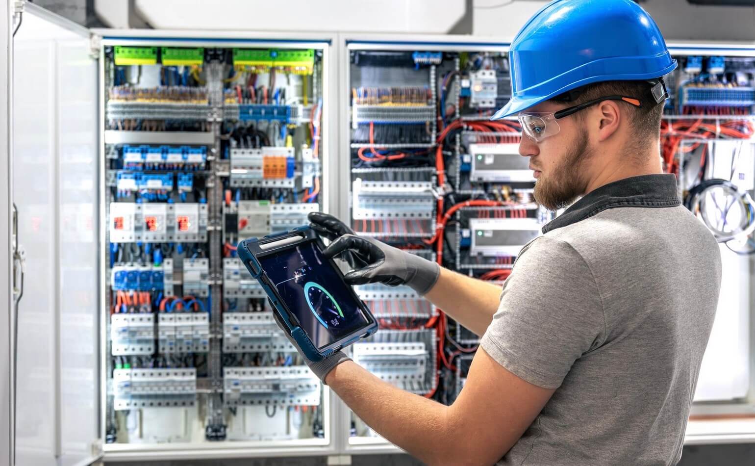 Özlüce’de Elektrikçi ve Aydınlatma Tesisat Taahhüt Hizmetleri